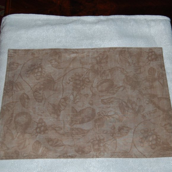 4 Tan/Brown/Beige Tone Fruit & Leaves Print Placemats 13 1/4" Wide by 18" Long - Picture 5 of 12